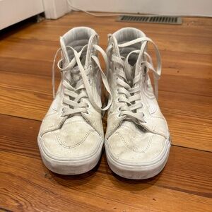 Women’s white OG skater high top vans, size 8.